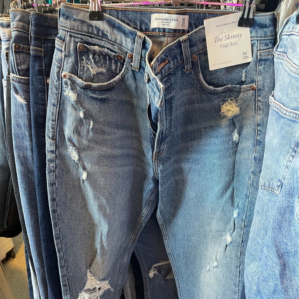 Brand New Abercrombie jeans - The Skinny High-Rise